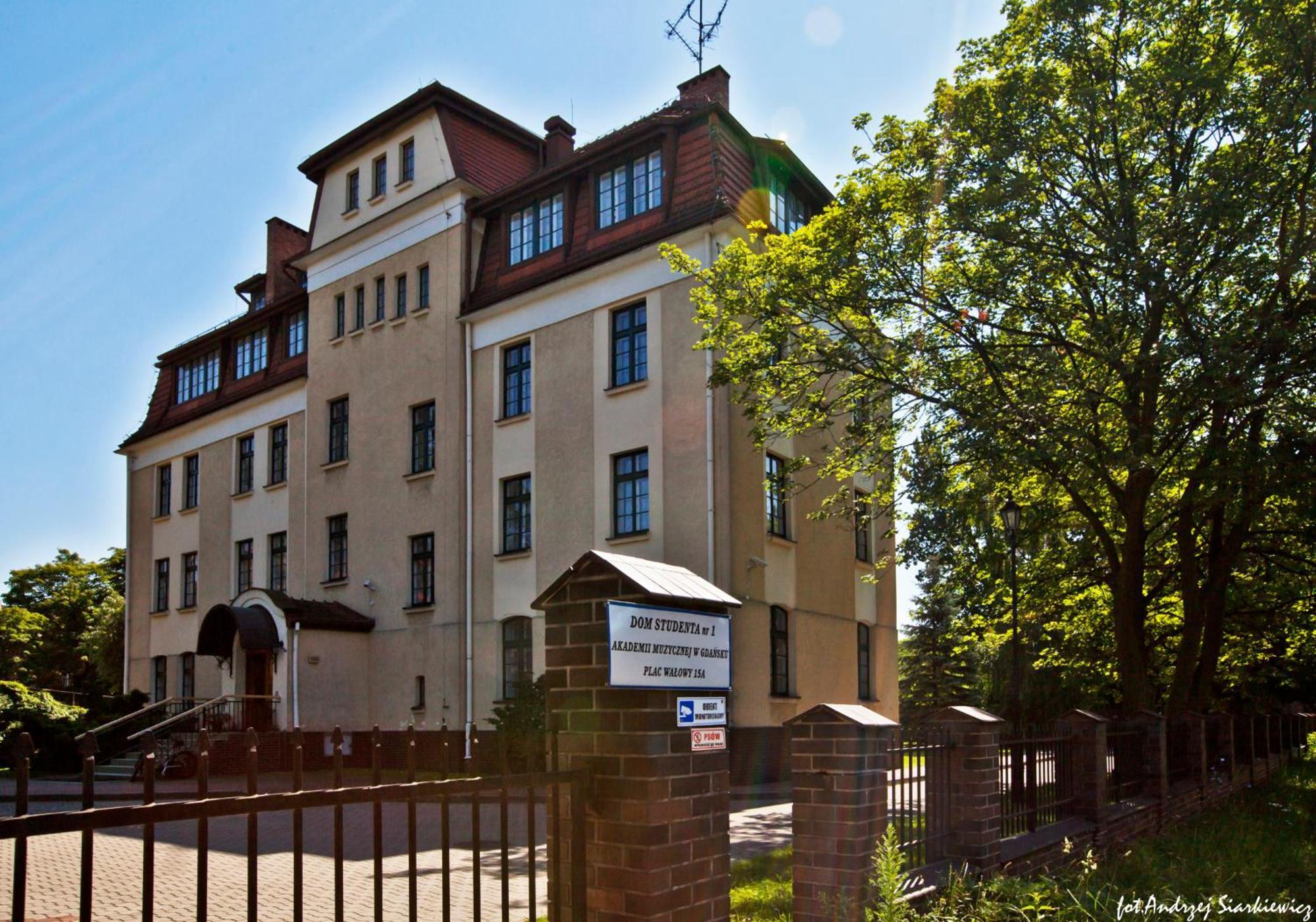 Ds Cztery Pory Roku Hostel Gdansk Exterior photo